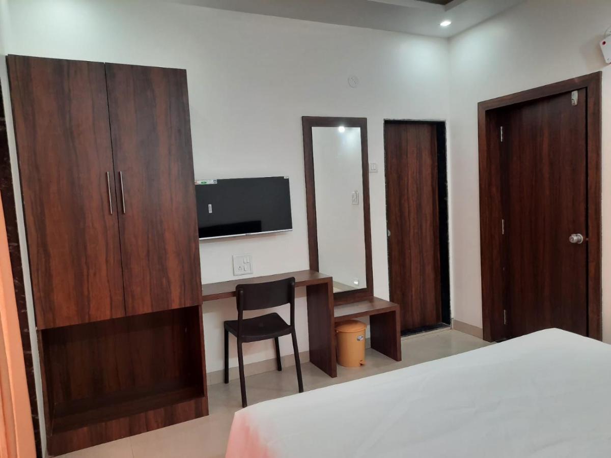 Raapan Beach Resort Mālvan Kültér fotó