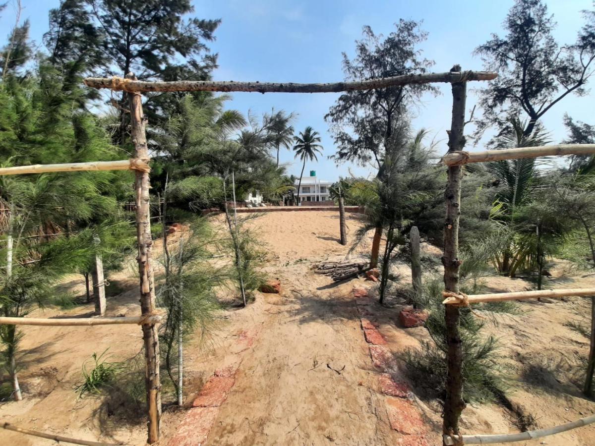 Raapan Beach Resort Mālvan Kültér fotó
