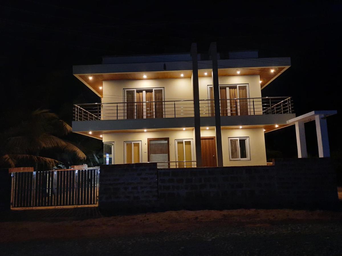 Raapan Beach Resort Mālvan Kültér fotó