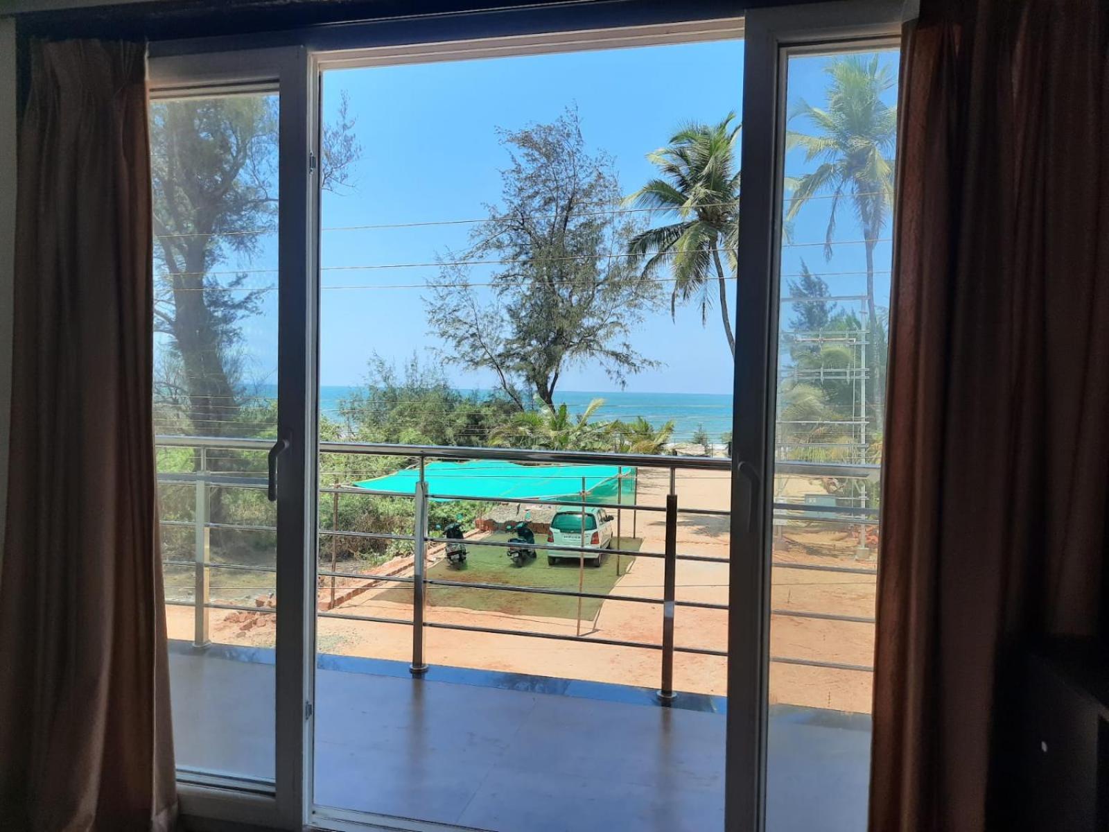 Raapan Beach Resort Mālvan Kültér fotó