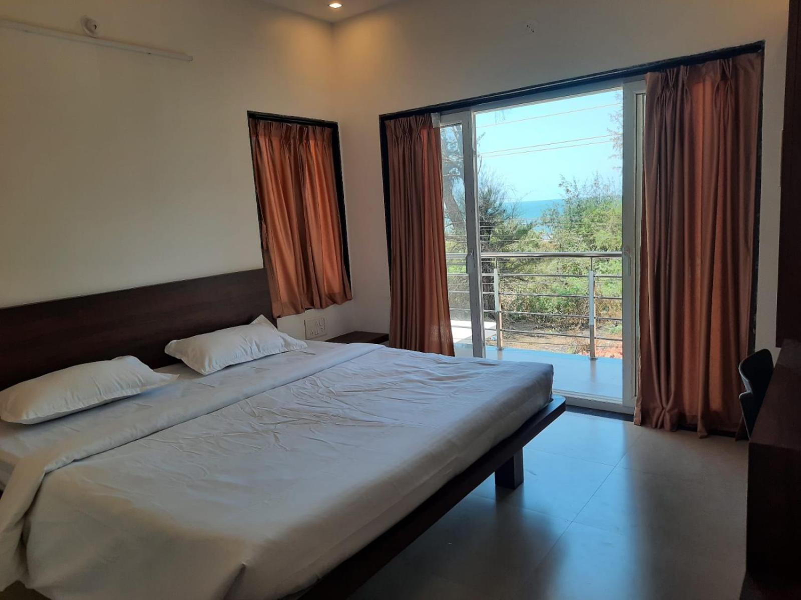 Raapan Beach Resort Mālvan Kültér fotó
